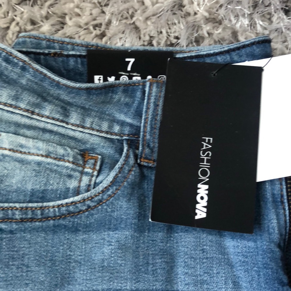 Jeans - Picture 2 of 5